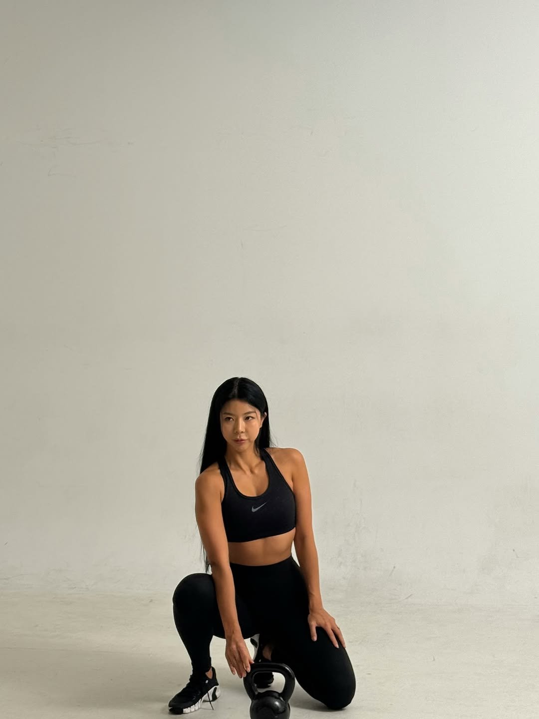 Photo shared by 제이제이 | 박지은 on November 06, 2025 tagging @taling_official, and @nikeseoul. May be an image of one or more people, activewear, sweatpants, tights, sportswear and text.