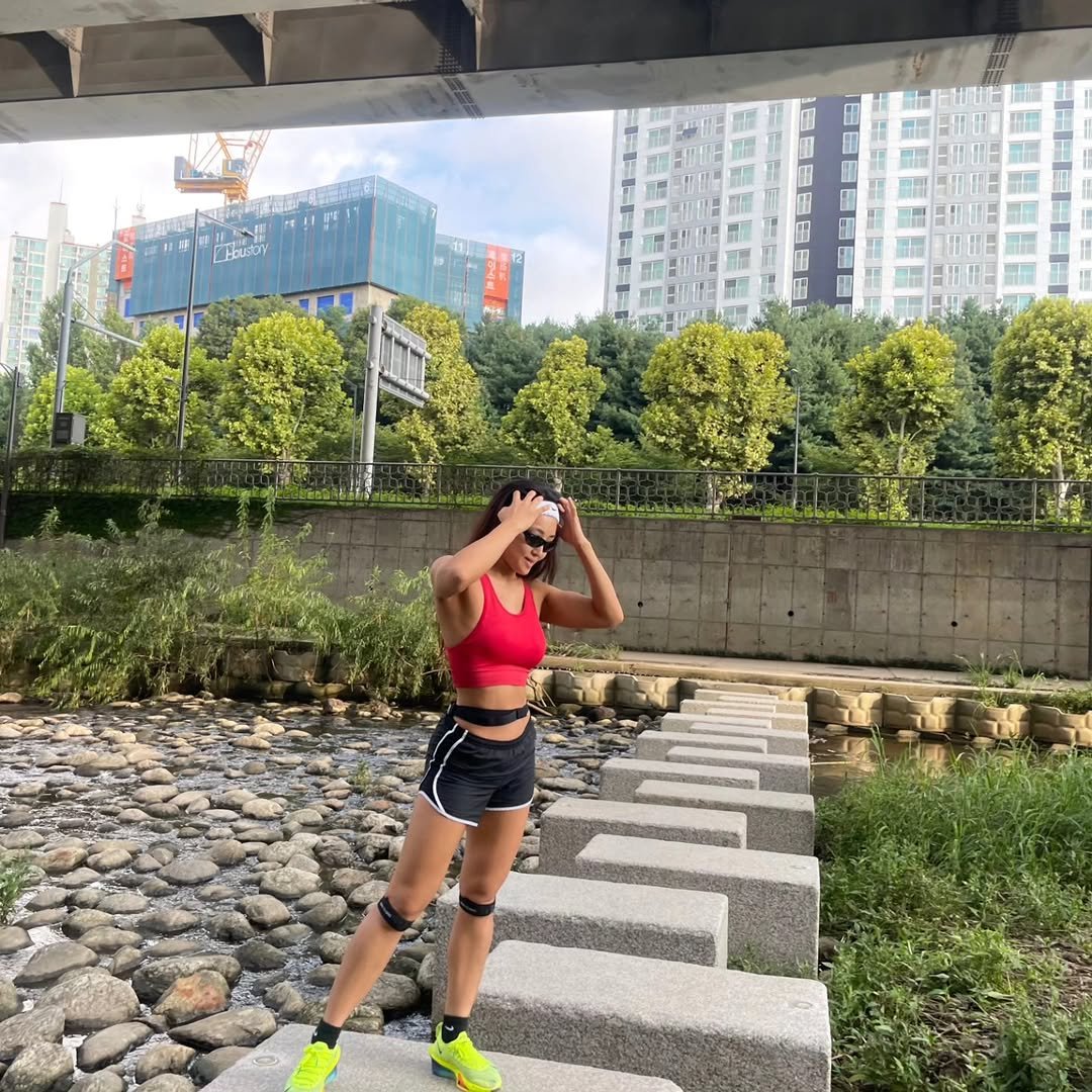 jjheej716 게시물 이미지: 나이키걸 컨셉ㅋㅋ👈
무릎보호대만 @zerotohero.official 🖤
대회...