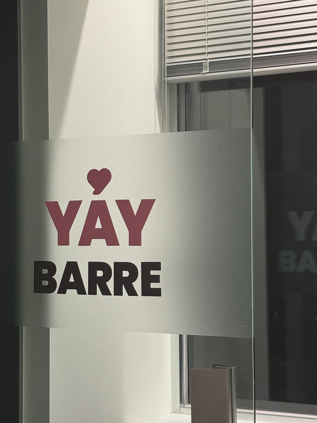 Photo shared by 영진 / 제니T on June 23, 2025 tagging @yaybarre. May be an image of poster and text that says 'LA YẢY BARRE'.