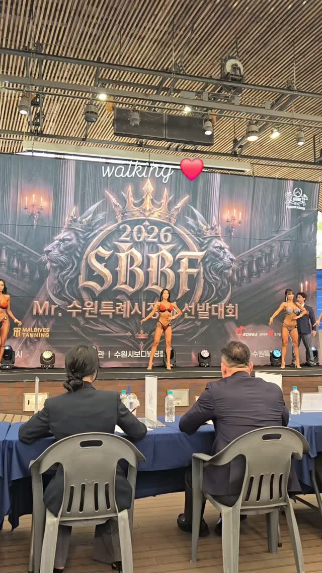 jjinbodyfit 게시물 이미지: 잘걷는 친구 😍 walking 

#비키니포즈 #워킹연습 #대보비키니포징