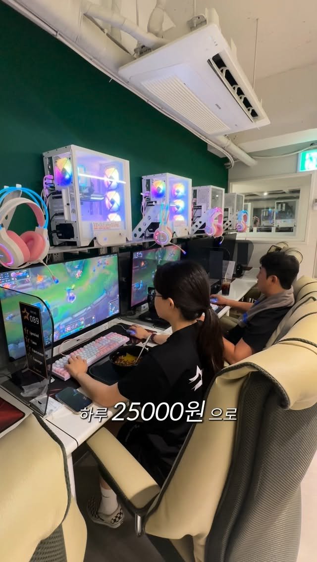 jjinsae_couple 게시물 이미지: 자기야 오늘은 25,000원만 챙겨와!!

후끈한 날씨에 어디서 데이트 할 지...