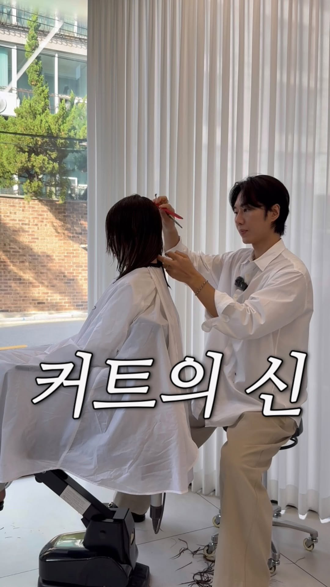 jju_dresser 게시물 이미지: 이번에 커트의 신 원장님께 머리를 맡겼어요✂️
중단발 기장에 정교하게 레이어를...