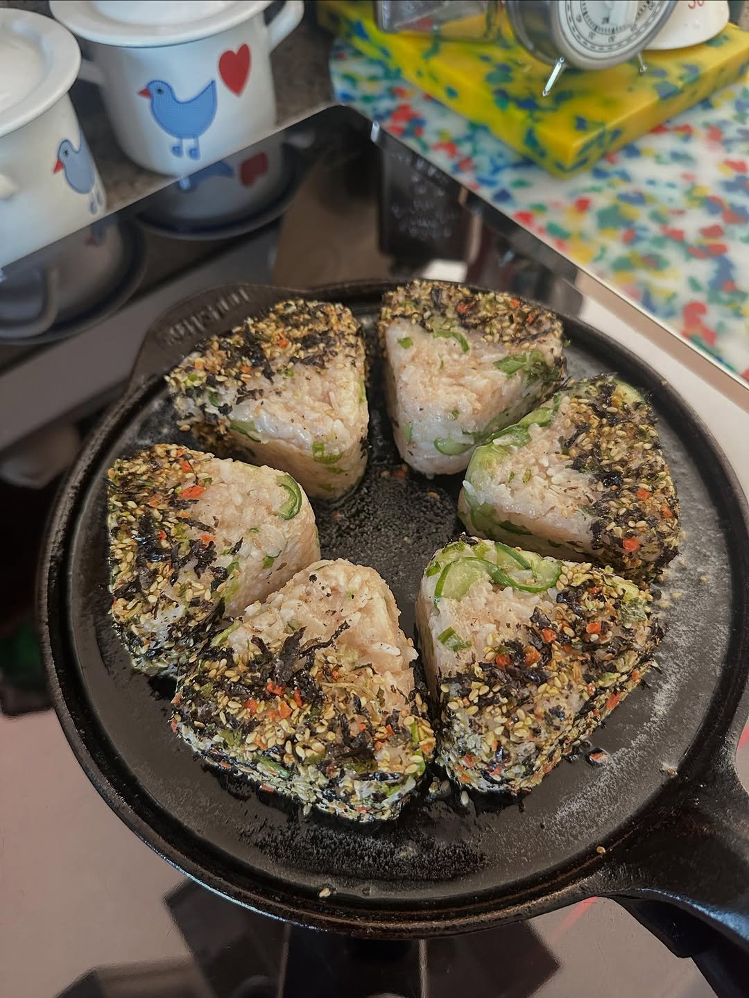 Photo by High_jjung / Park min jung on November 07, 2025. May be an image of sushi, soy sauce, rice, seaweed and text.