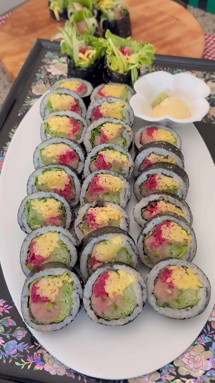 jjung4800000 게시물 이미지: 감칠맛 대폭발하는 명란김밥

명란 들어간거면 뭐든 맛난거 아시죠???🥰
비도...