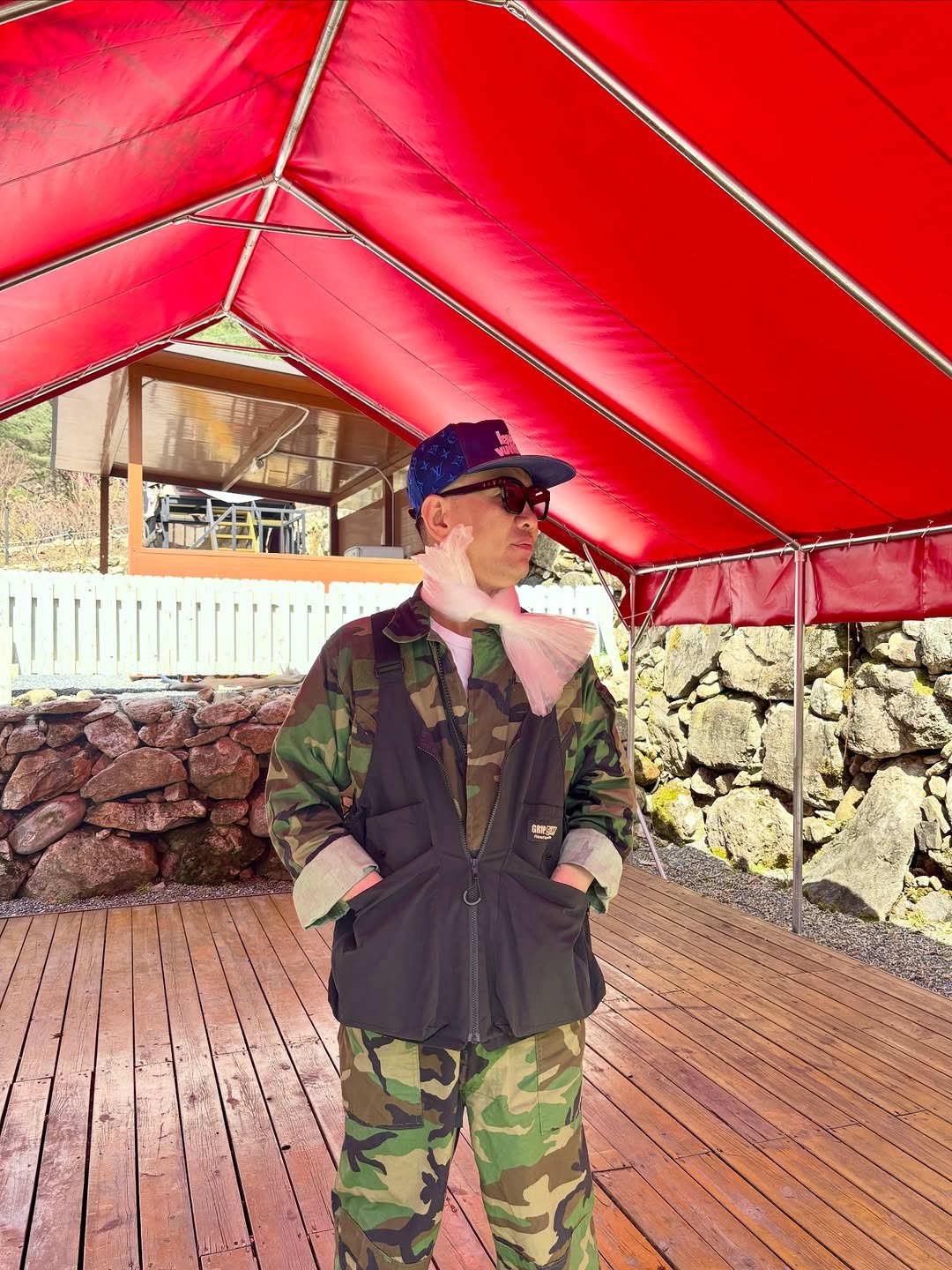 Photo shared by 미스터JK 임현필 on April 12, 2026 tagging @gripswany_korea. May be an image of duffle coat, military uniform, jacket, parka, outdoors and text.