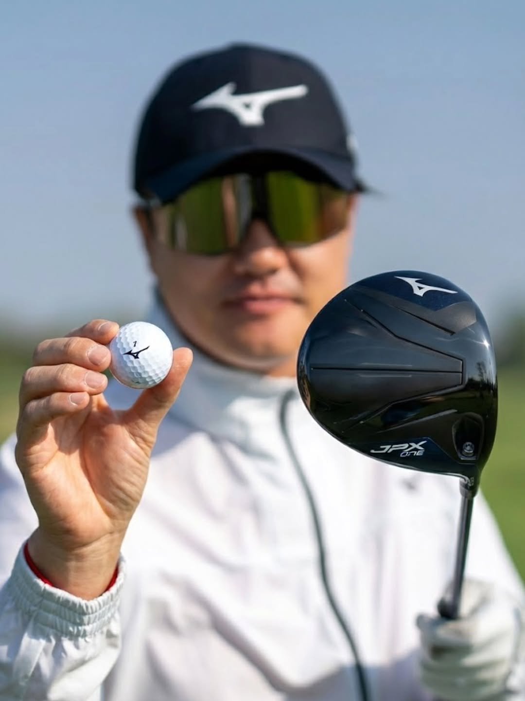 Photo shared by 신 정 균 on January 28, 2026 tagging @mizunogolf_kr. May be an image of golf, golf club and text.
