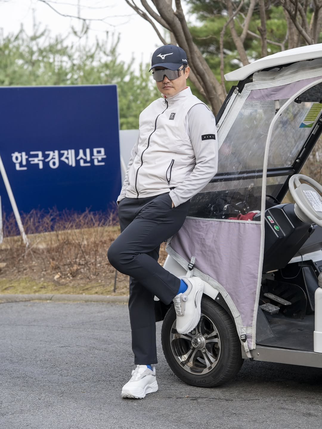 Photo shared by 신 정 균 on March 30, 2026 tagging @fortunehills_cc. May be an image of golf and text that says '비요 .٠٠٠ 한국경제신문 ต'.
