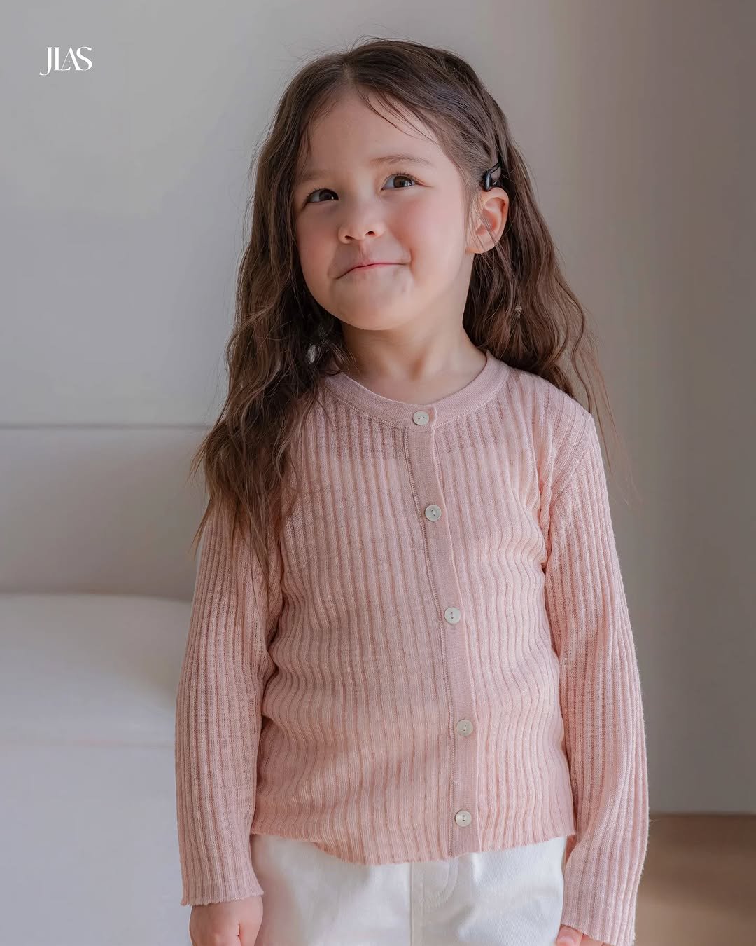 Photo by 제이라스 on April 22, 2026. May be an image of baby, lace, cardigan, knit and text that says 'JLAS'.