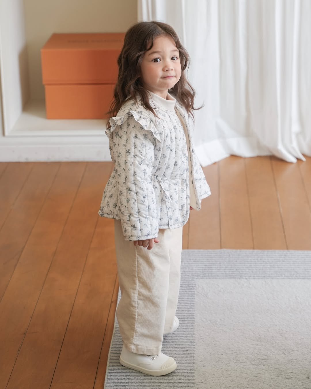 Photo by 제이라스 on December 16, 2025. May be an image of child and text.