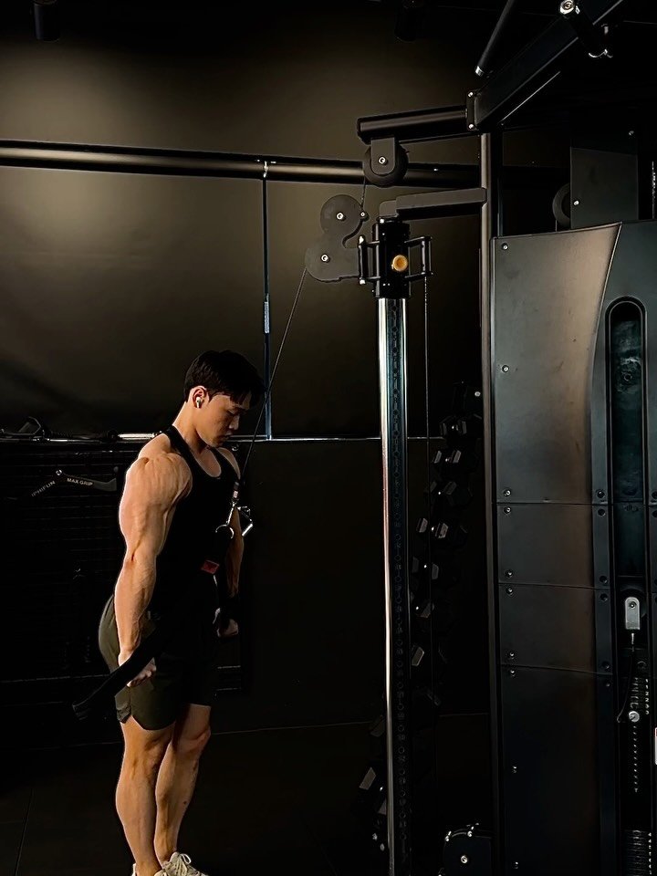jo_gym02 게시물 이미지: 펌프세션🔥

결국 무대 위에는 혼자 서게 되지만
AGP 클래식피지크 프로쇼

최선을...