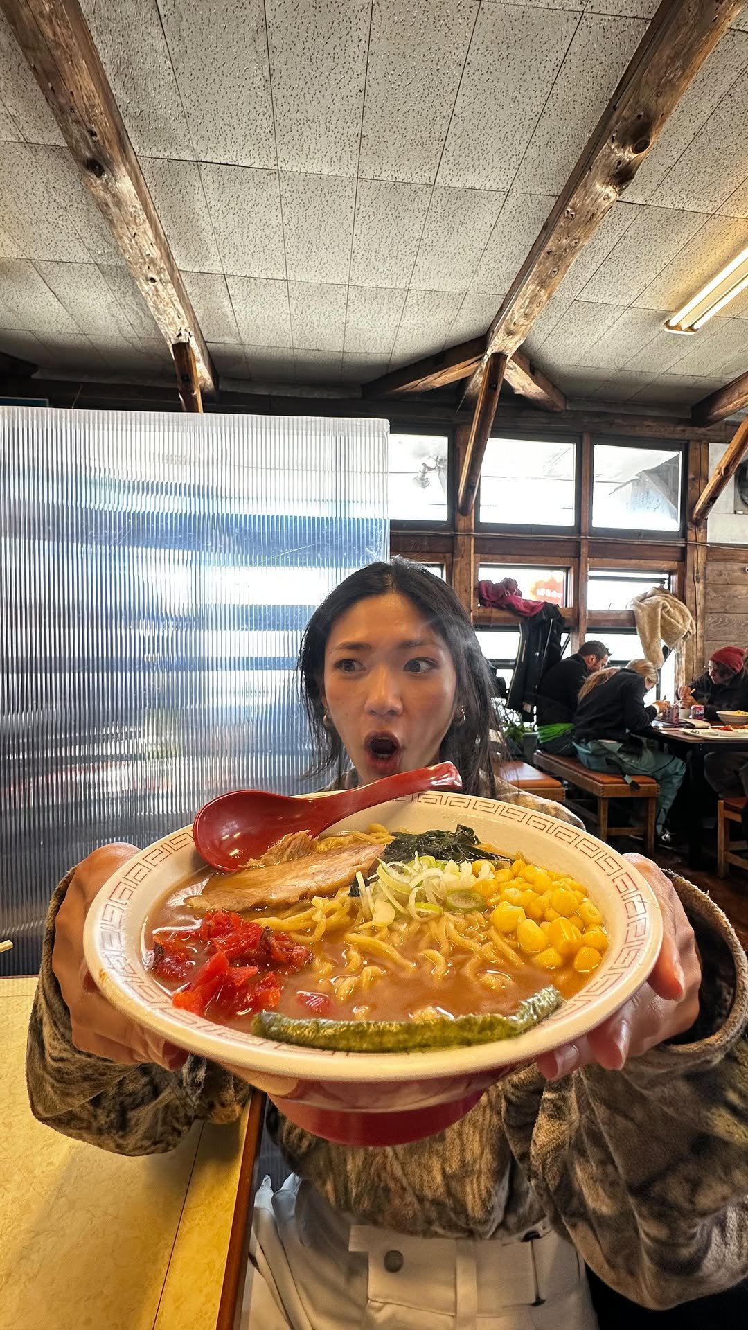 joelleolol 게시물 이미지: BTS is back Hannah Montana is back AND ski in...