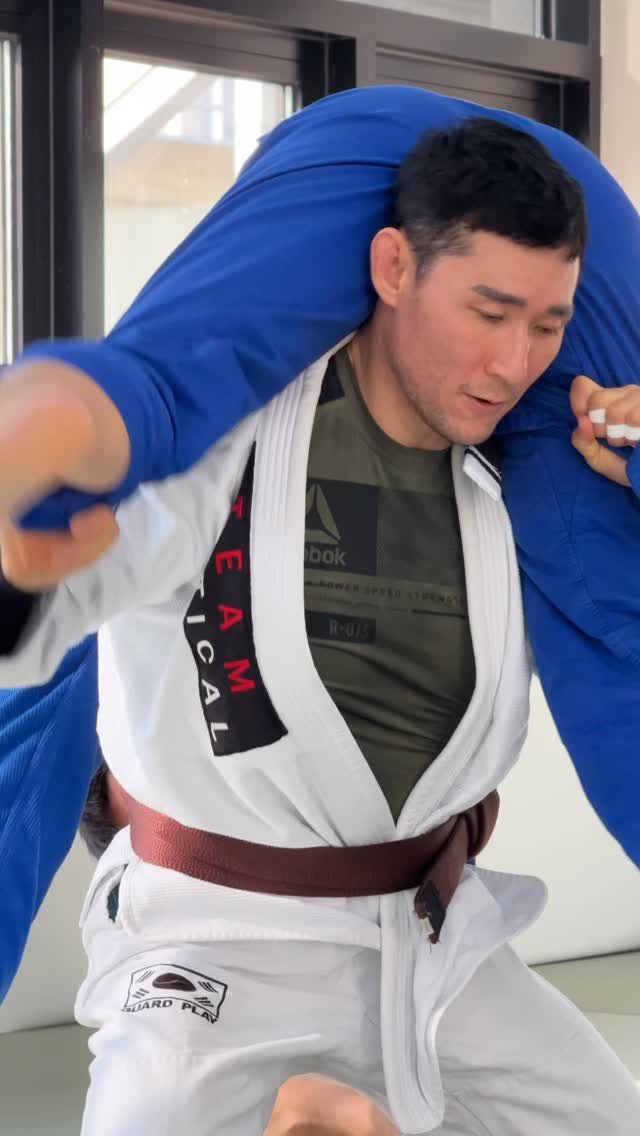 john.frankl.laveniche 게시물 이미지: Saggioro Sweep 
#🥋 #주짓수 #柔術 #JiuJitsu #BJJ