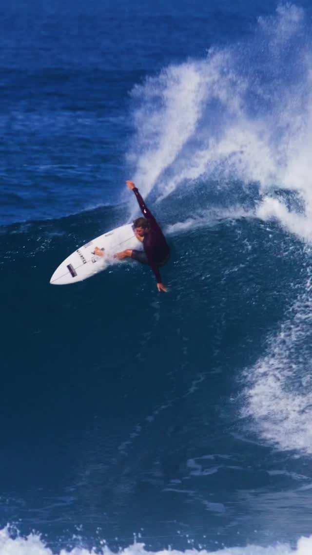 john_john_florence 게시물 이미지: A new center fin and some off shore winds.