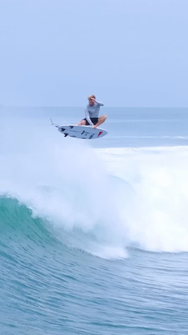 john_john_florence 게시물 이미지: @pyzelsurfboards I like the new boards thank...