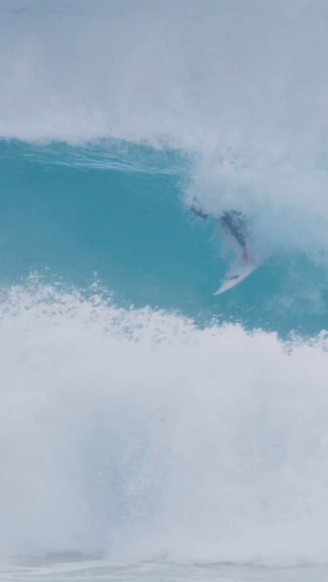 john_john_florence 게시물 이미지: Minimal paddle take offs. 🎥 @erik_knutson_
