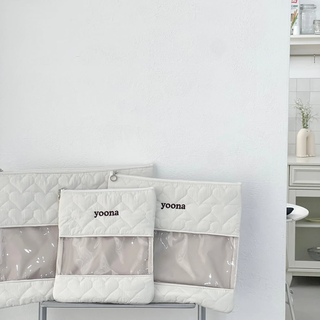 Photo by 죠니팩토리 | 패브릭소품샵 on March 27, 2026. May be an image of ‎baby bed and ‎text that says '‎ه yoona ona yoona‎'‎‎.