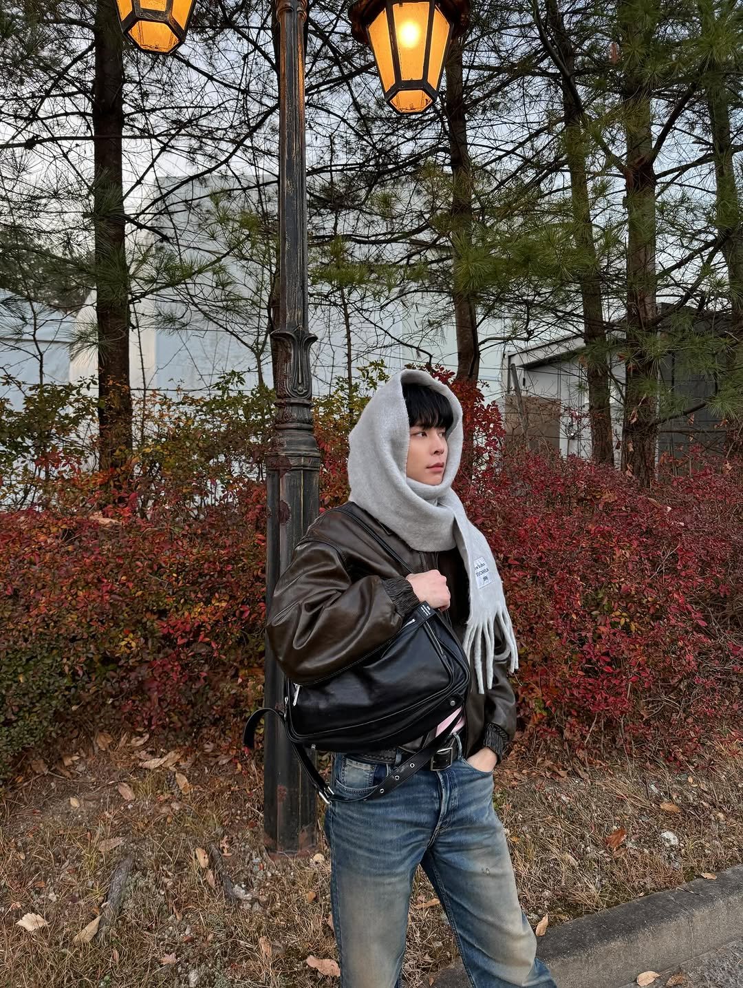 Photo shared by Johnny Suh on December 05, 2025 tagging @acnestudios. May be an image of duffle coat and overcoat.