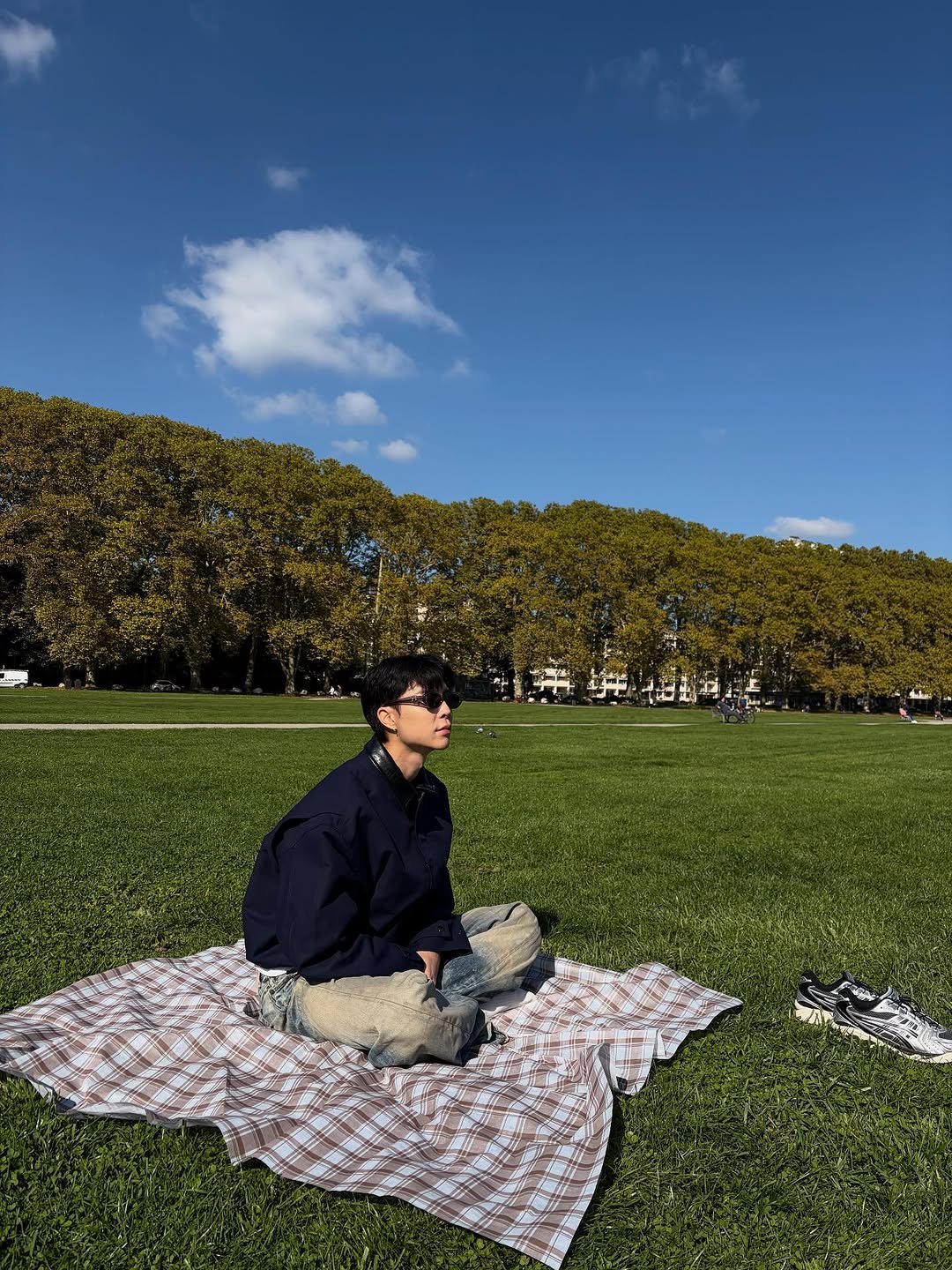 Photo by Johnny Suh on October 03, 2025. May be an image of 1 person and grass.