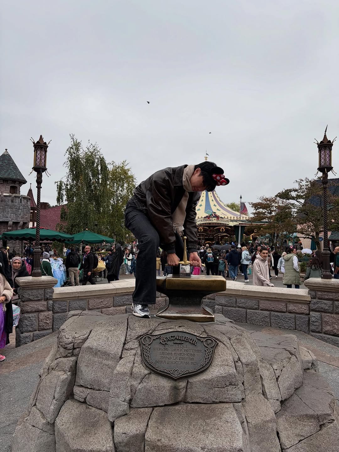 Photo by Johnny Suh on October 03, 2025. May be an image of 10 people.