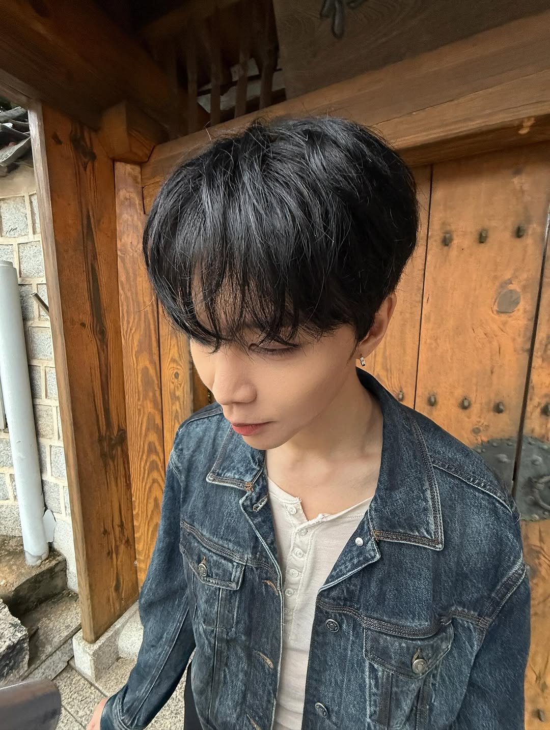 Photo by Johnny Suh on November 16, 2025. May be an image of one or more people, bangs and text.