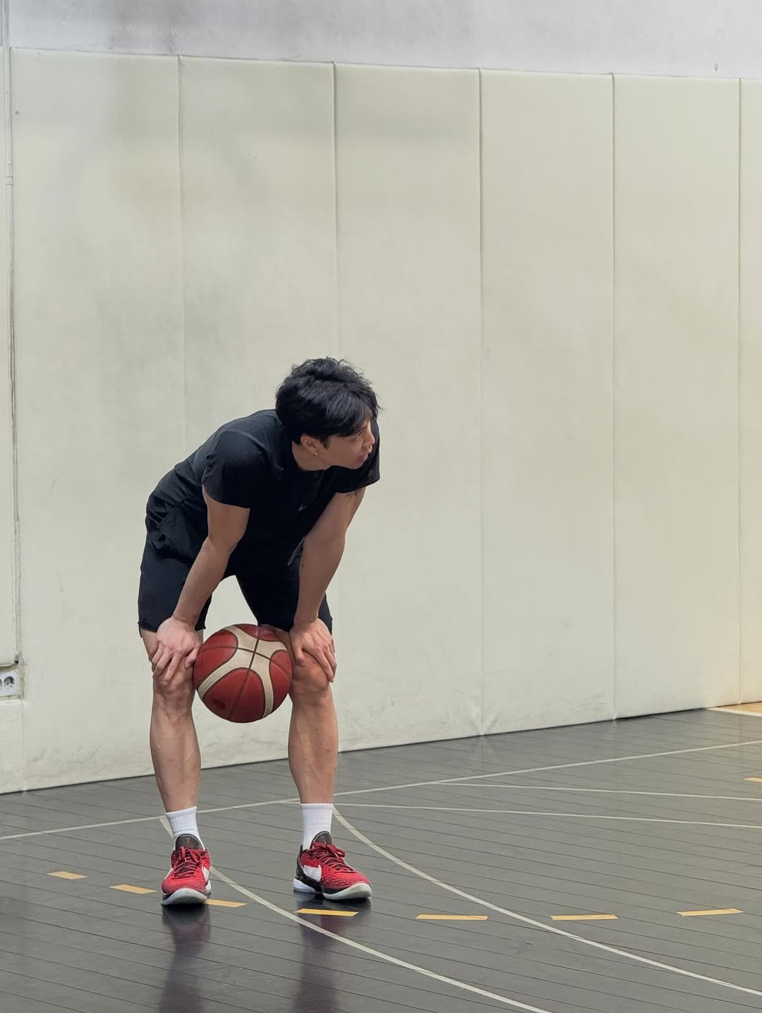 Photo by Johnny Suh on January 19, 2026. May be an image of football, basketball, sportswear, backboard, sports equipment, ball, basketball court and text.