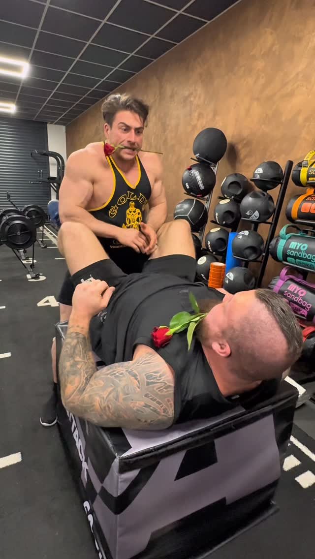 johnymuenster 게시물 이미지: Happy Valentines Day!❤️🔥

…

#bodybuilding...