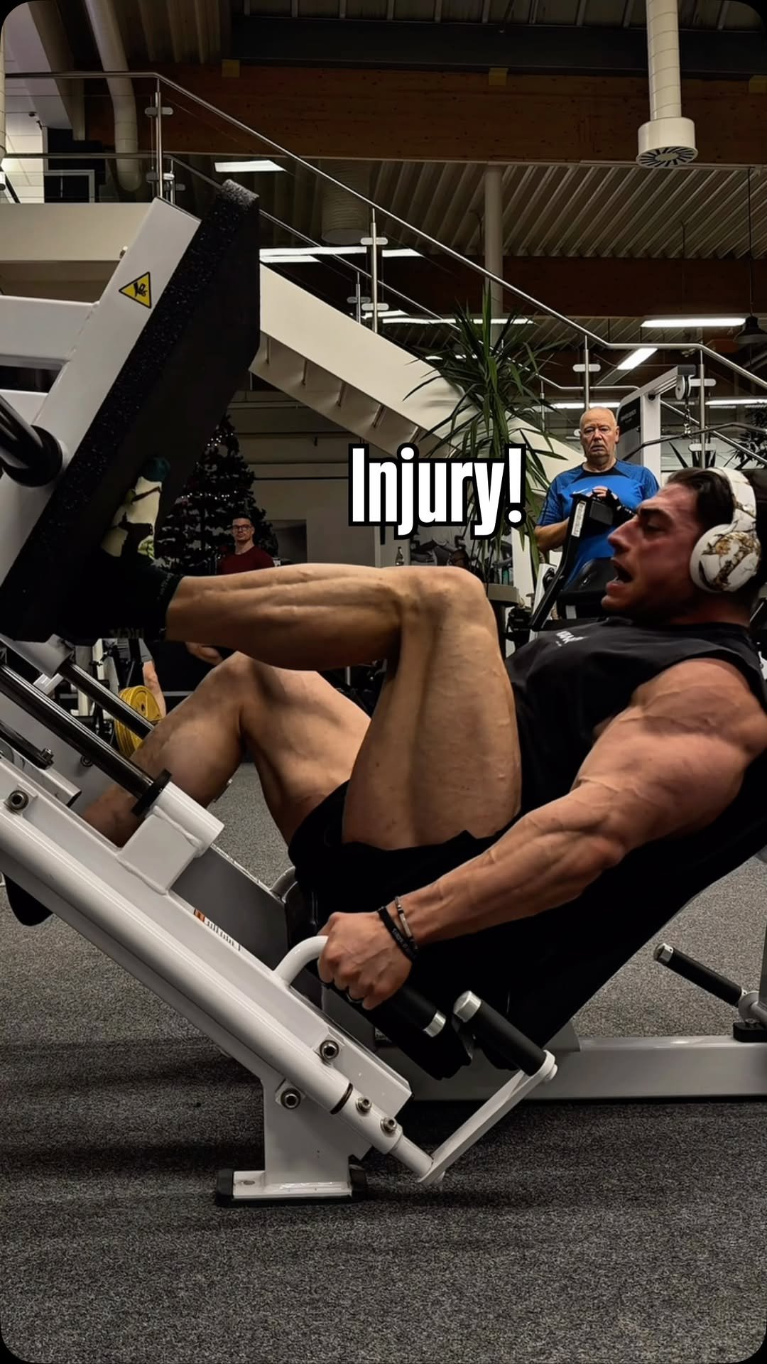 johnymuenster 게시물 이미지: I got injured!🤕 
I hope it’s not a big deal…
I...