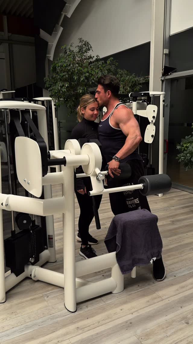 johnymuenster 게시물 이미지: Together unstoppable!❤️‍🔥

…

#bodybuilding...