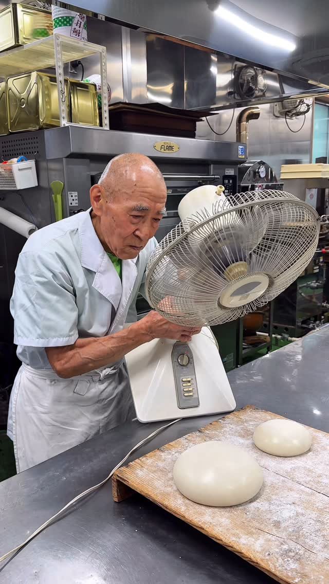 joker_gourmet 게시물 이미지: 【謹賀新年㊗️】85歳のタツじいちゃんと孫が作る新年を祝う絶品お餅を紹介します🎍

【和菓子司...