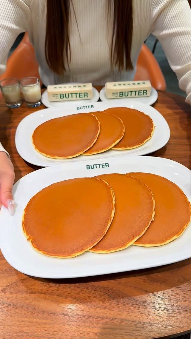 joker_gourmet 게시물 이미지: 作りたての丸ごとバターをたっぷり楽しむ焼きたてホットケーキを紹介します🧈

【BUTTER...