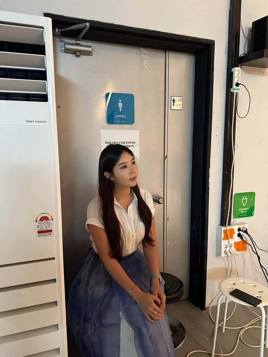 Photo by 이신율 on June 14, 2025. May be an image of dress and text.