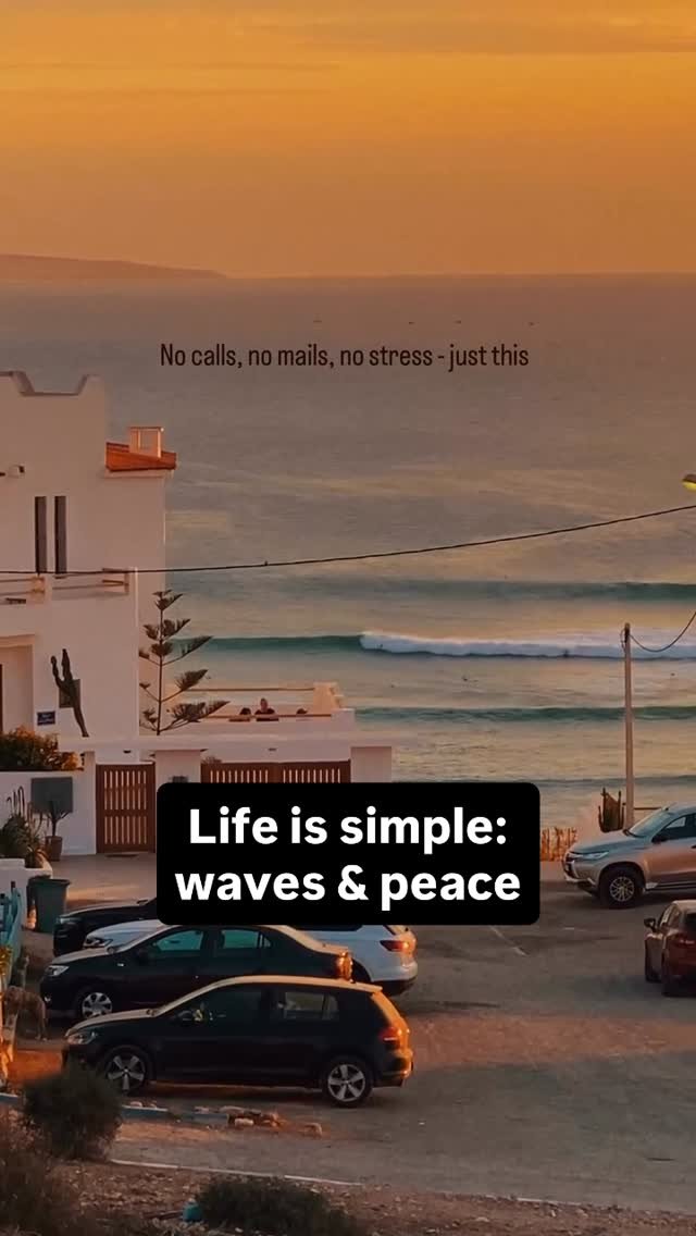 jonathangrandini 게시물 이미지: While the world chases deadlines and drowns in...