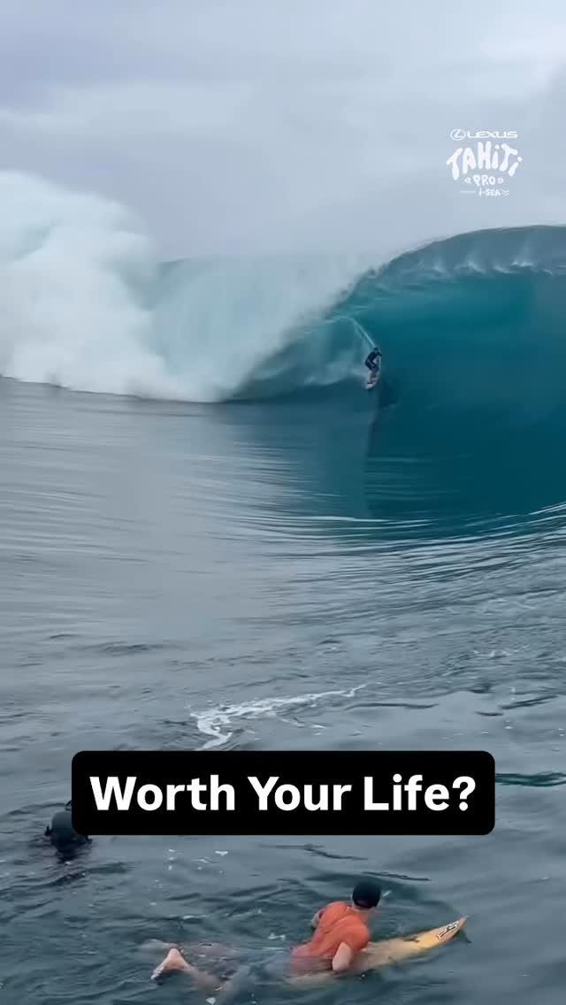 jonathangrandini 게시물 이미지: Teahupo’o doesn’t forgive. 🌊💥
One mistake and...