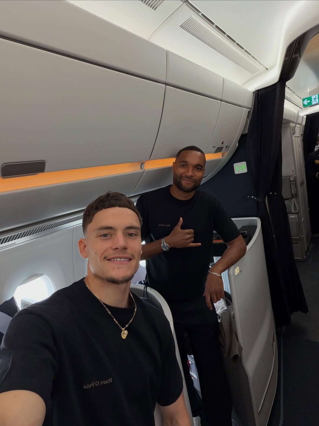 jonathantah 게시물 이미지: Take off to 🇺🇸 @dfb_team 🇩🇪