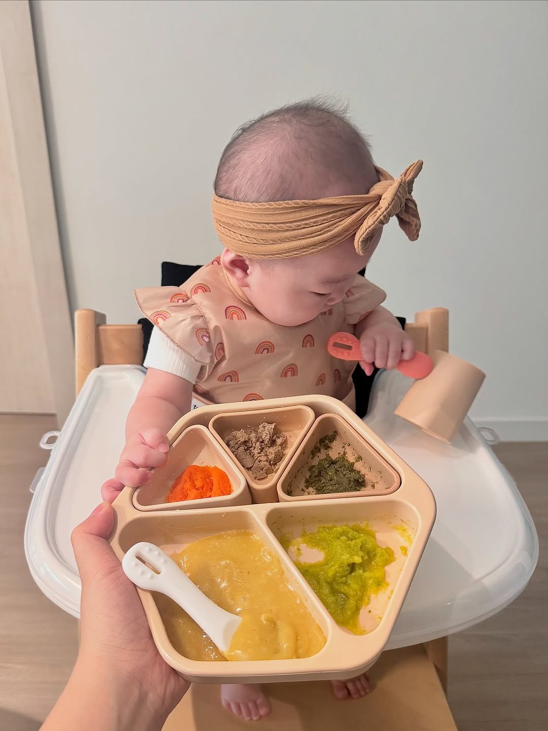Photo by 죠니 on August 07, 2025. May be an image of 1 person, baby, fork, placemat and text.