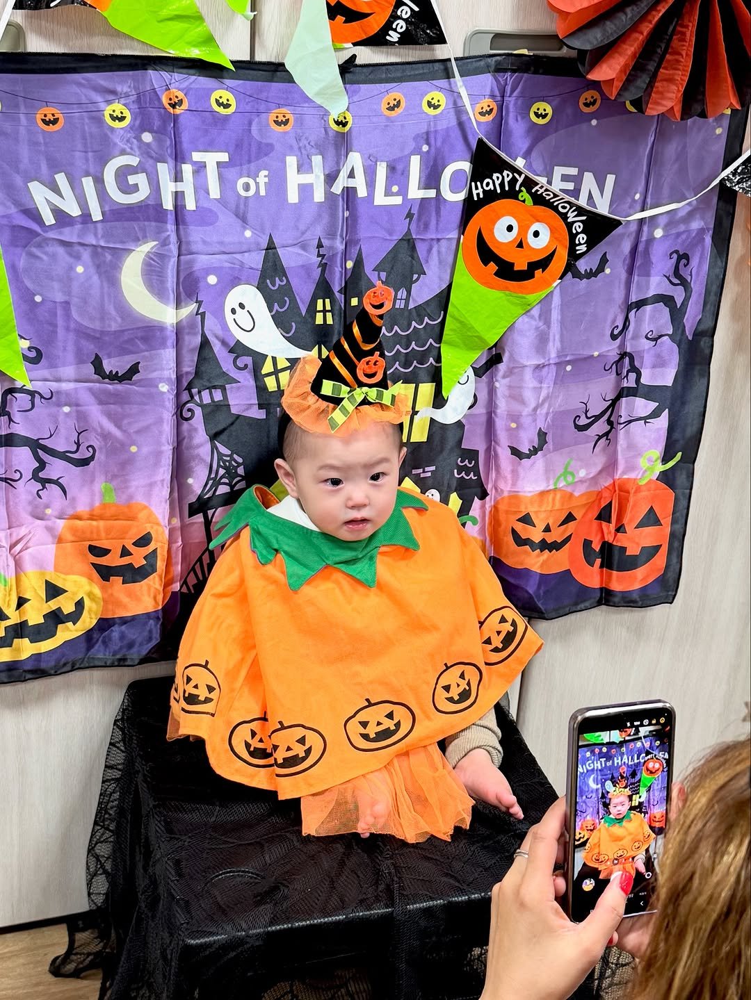 Photo by 죠니 혹은 체리맘 on October 30, 2025. May be an image of baby and text.