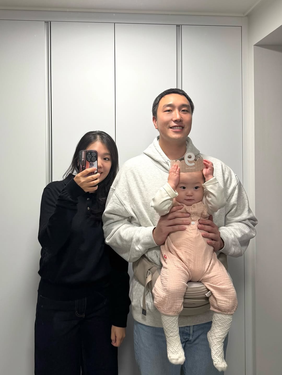 Photo shared by 죠니 혹은 체리대박맘 on November 23, 2025 tagging @kiiimansu. May be an image of baby and duffle coat.