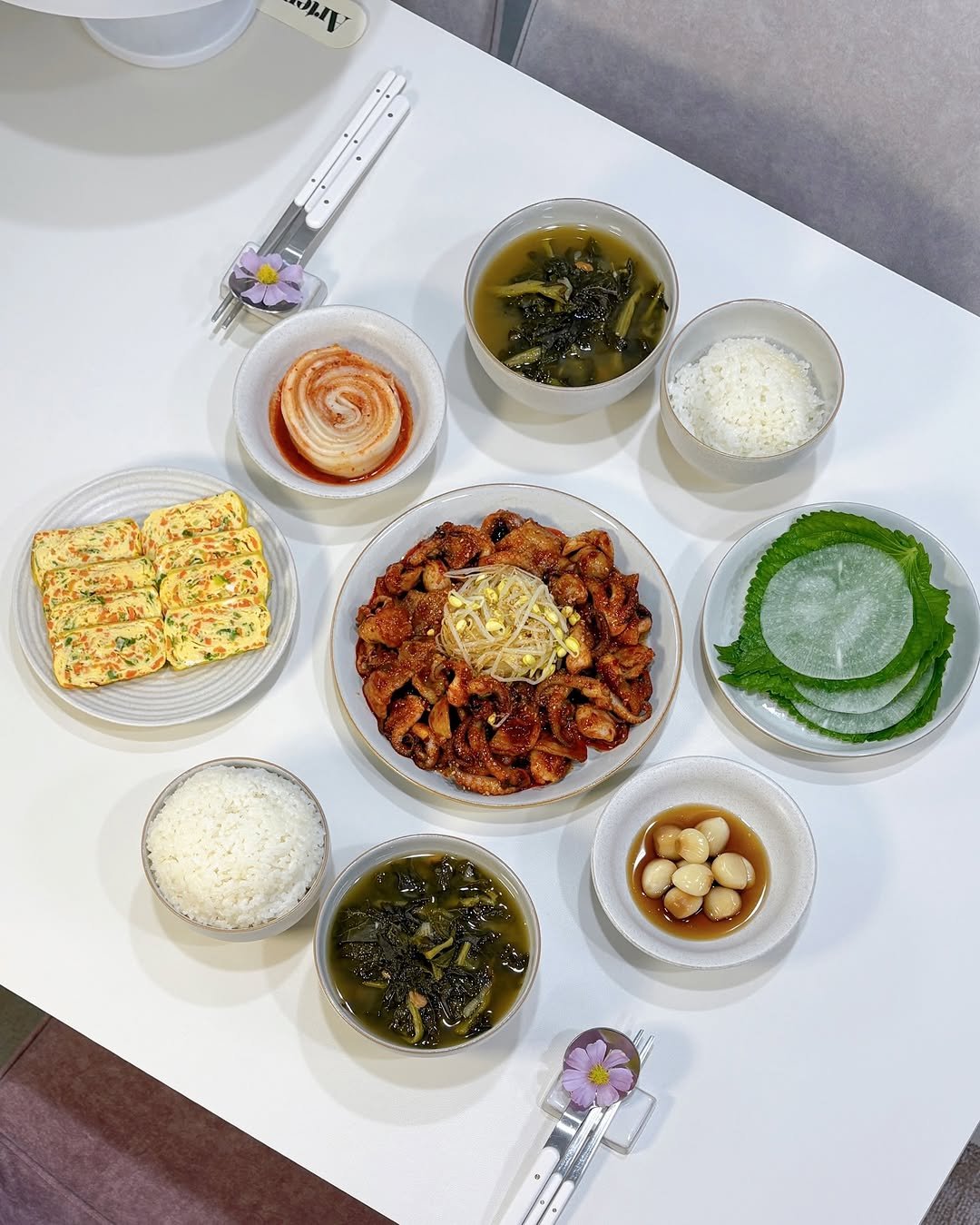 jong2_meal 게시물 이미지: 쭈꾸미볶음✨

오동통한 매콤한 쭈꾸미에
깻잎+쌈무+콩나물은 사랑..❤️

사람마다...