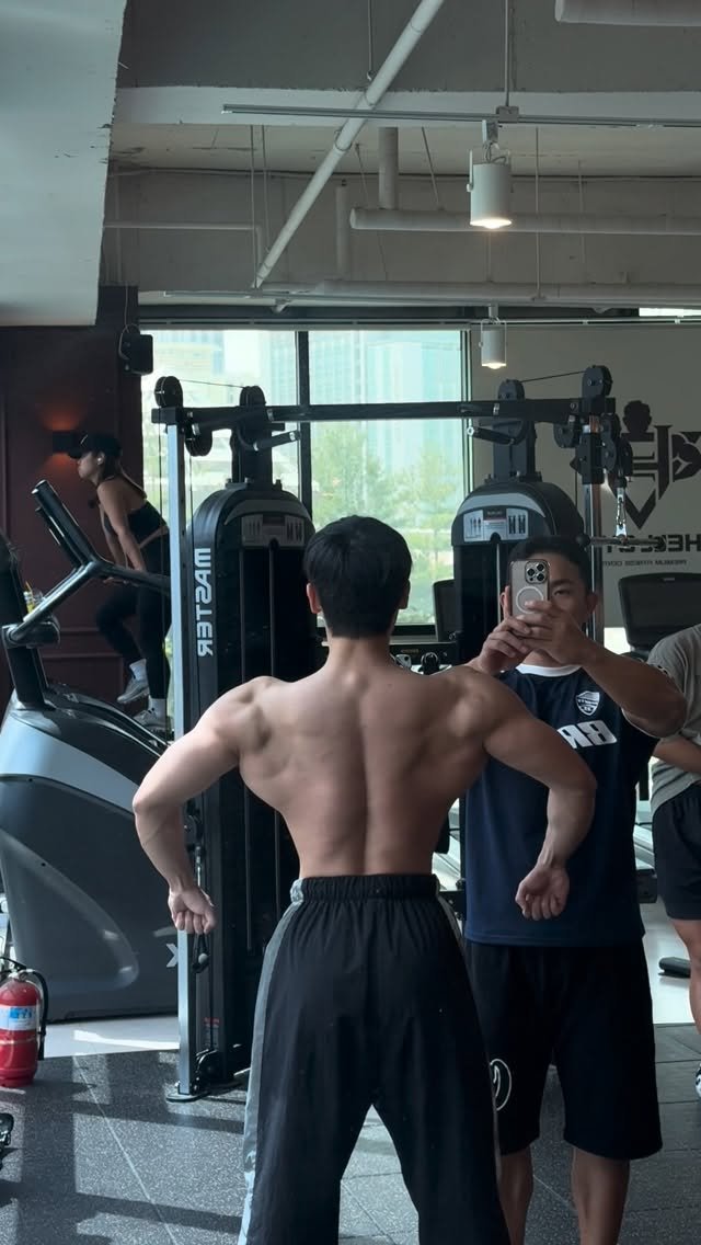 jongbae_s 게시물 이미지: 난 등이안좋은데 너는 왜 좋아...?