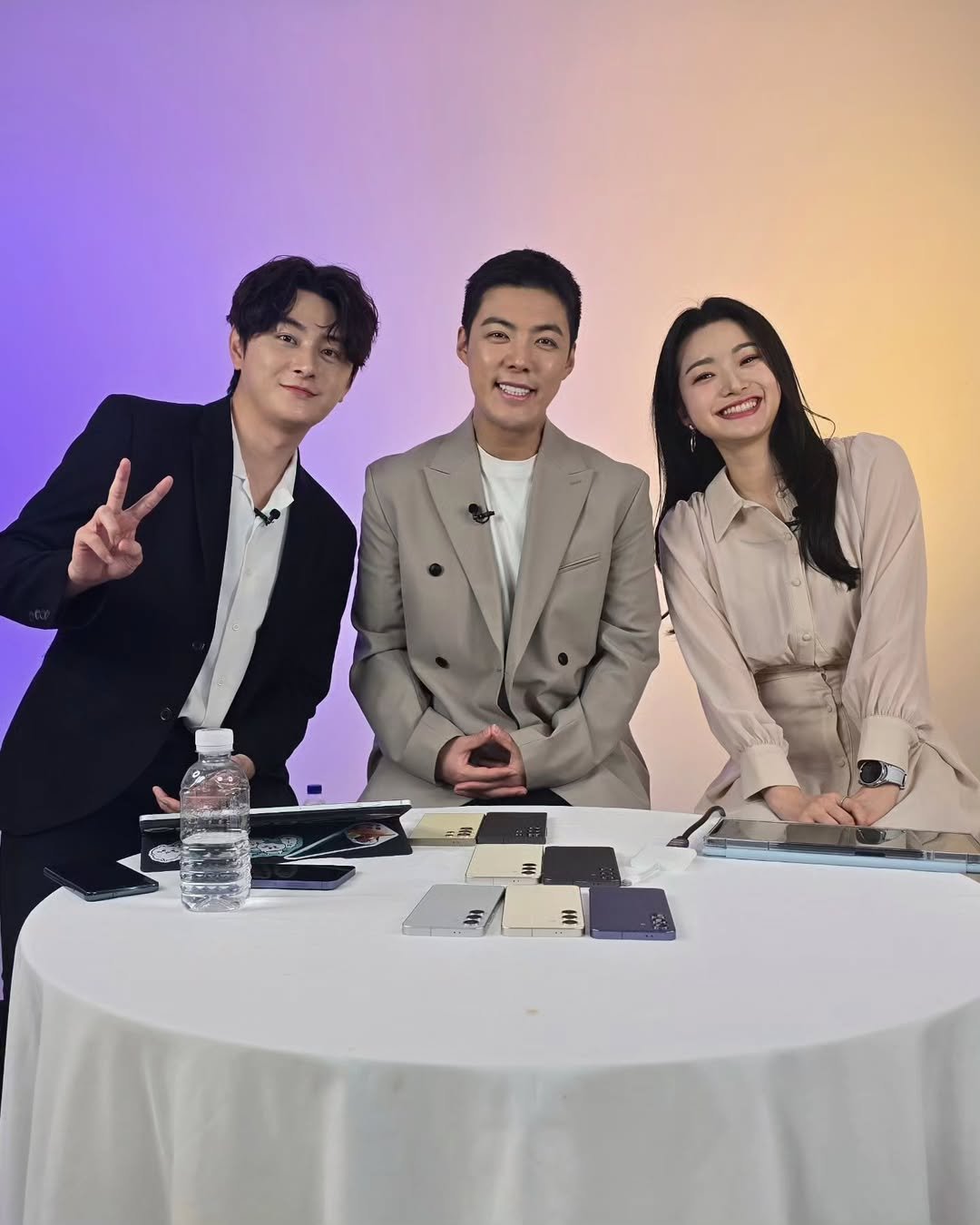 Photo shared by 방송인 이종우 ᴊᴏɴɢ ᴡᴏᴏ on January 18, 2024 tagging @samsungmobile, @kangkangnam, @haedy__, @samsungkorea, and @coupanglive.