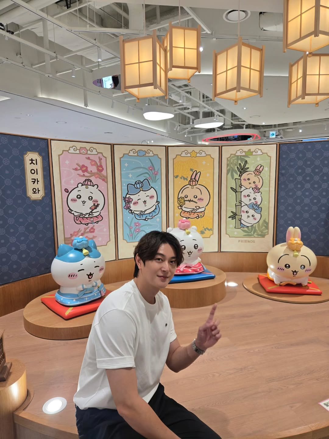 jonqwoolee 게시물 이미지: 얼굴 선 정리 된거 보이시나요?👀

첫번째 사진: 시술 후 4주 뒤 / 두번째...