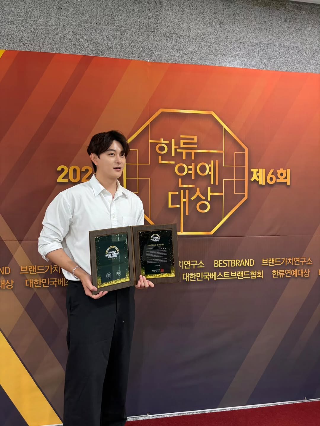 jonqwoolee 게시물 이미지: 2026 제26회 대한민국 베스트 브랜드 어워즈 '라이브미디어 진행 부문' 자랑스런...