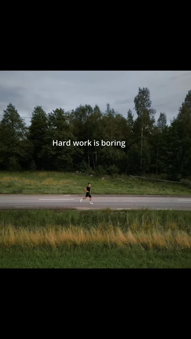 jonsrunning 게시물 이미지: Be the boring friend. 🤝
 
#fitnesswear...