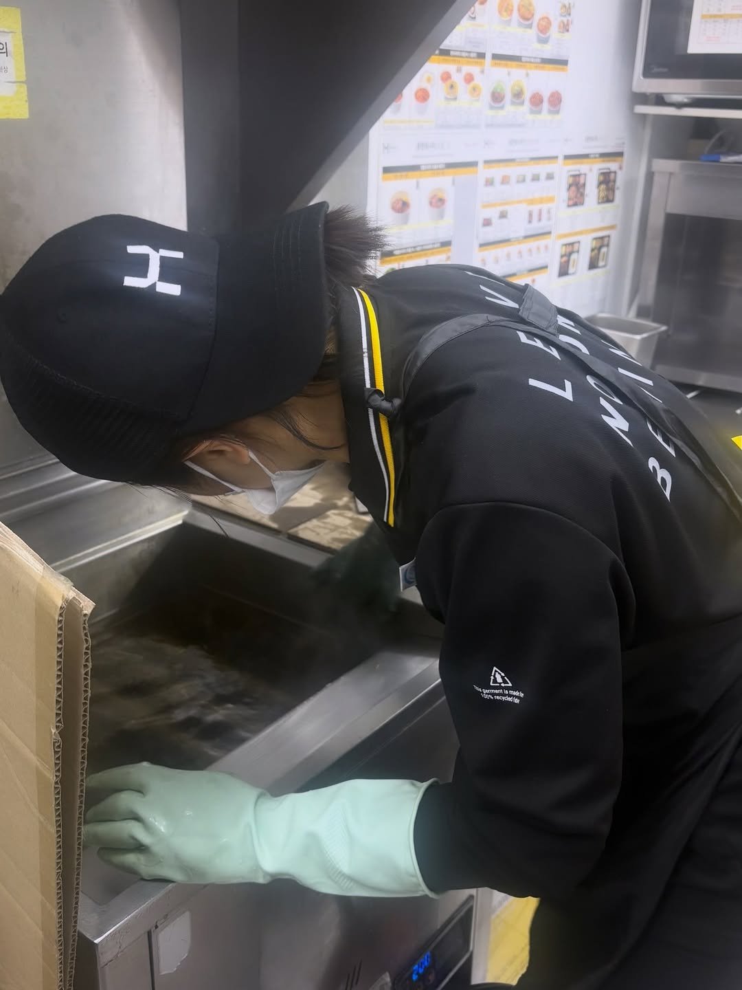 joo_yaco 게시물 이미지: 💛한솥북신사거리점🖤

튀김기청소하고 새 기름 갈았습니다! 언제나 깨끗하게...