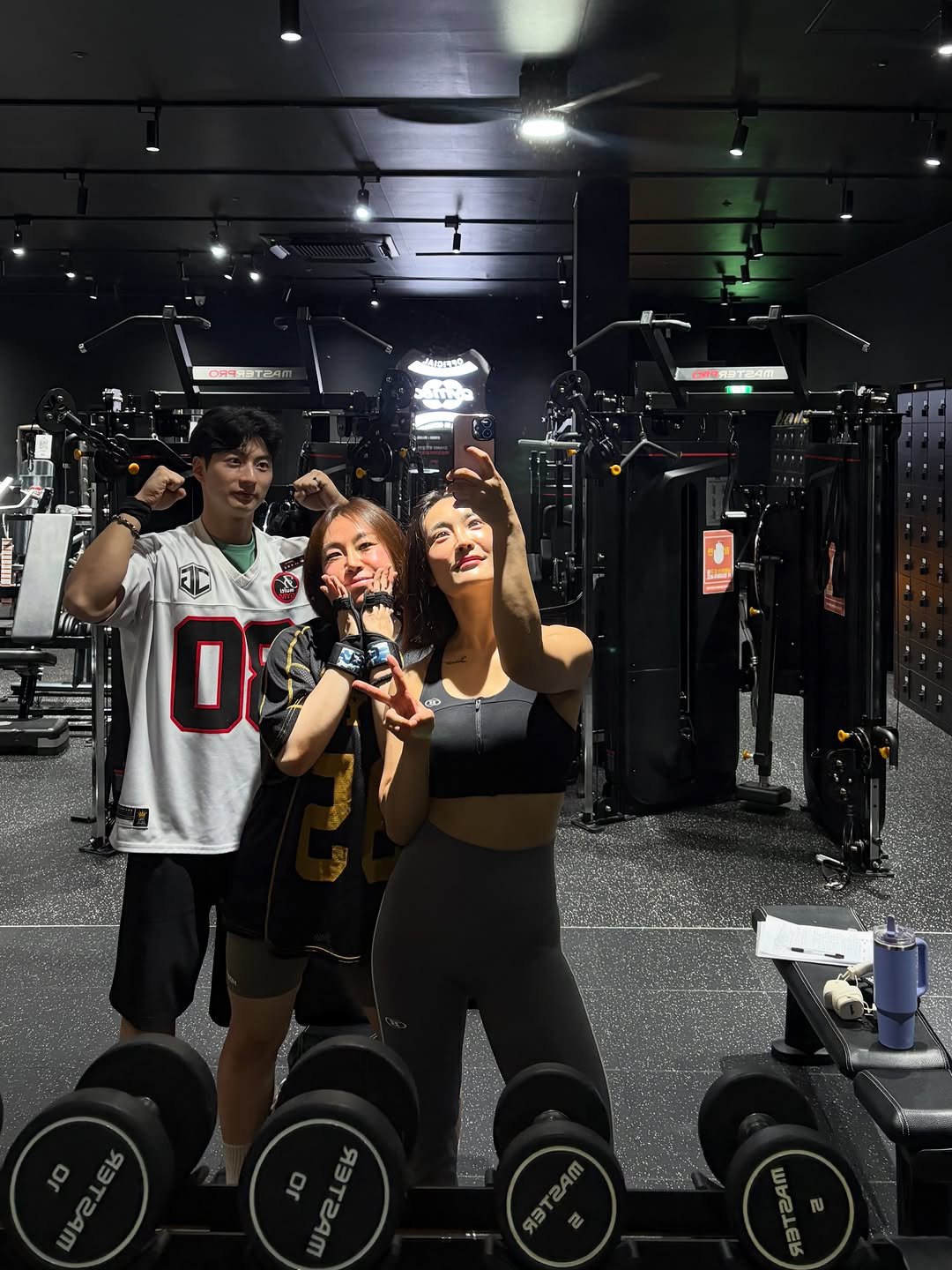 joo_yaco 게시물 이미지: 갑자기 〰️ 등👍🏻

😊😊😊😊😊 즐거운하루,마무리