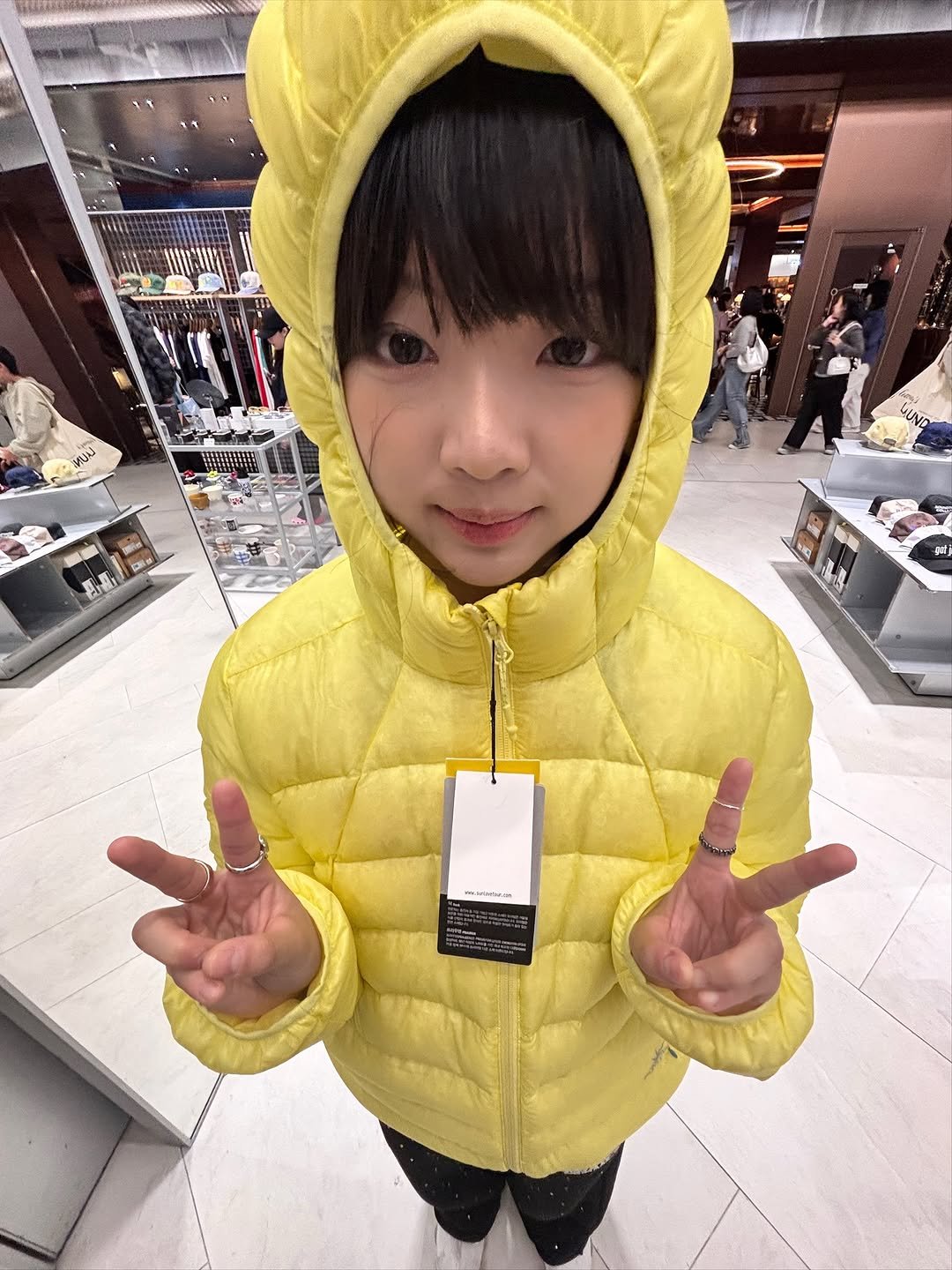 Photo shared by 🎈🫧🍮🎀🍀🌷☀️🍓🎆✌️🪄 on October 30, 2025 tagging @sunlovetour. May be an image of duffle coat, goosedown coat, raincoat, parka and text.