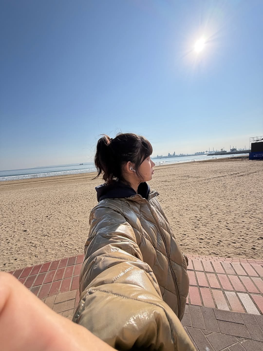 Photo by 🎈🫧🍮🎀🍀🌷☀️🍓🎆✌️🪄 on November 06, 2025. May be an image of beach, ocean, coast and text.