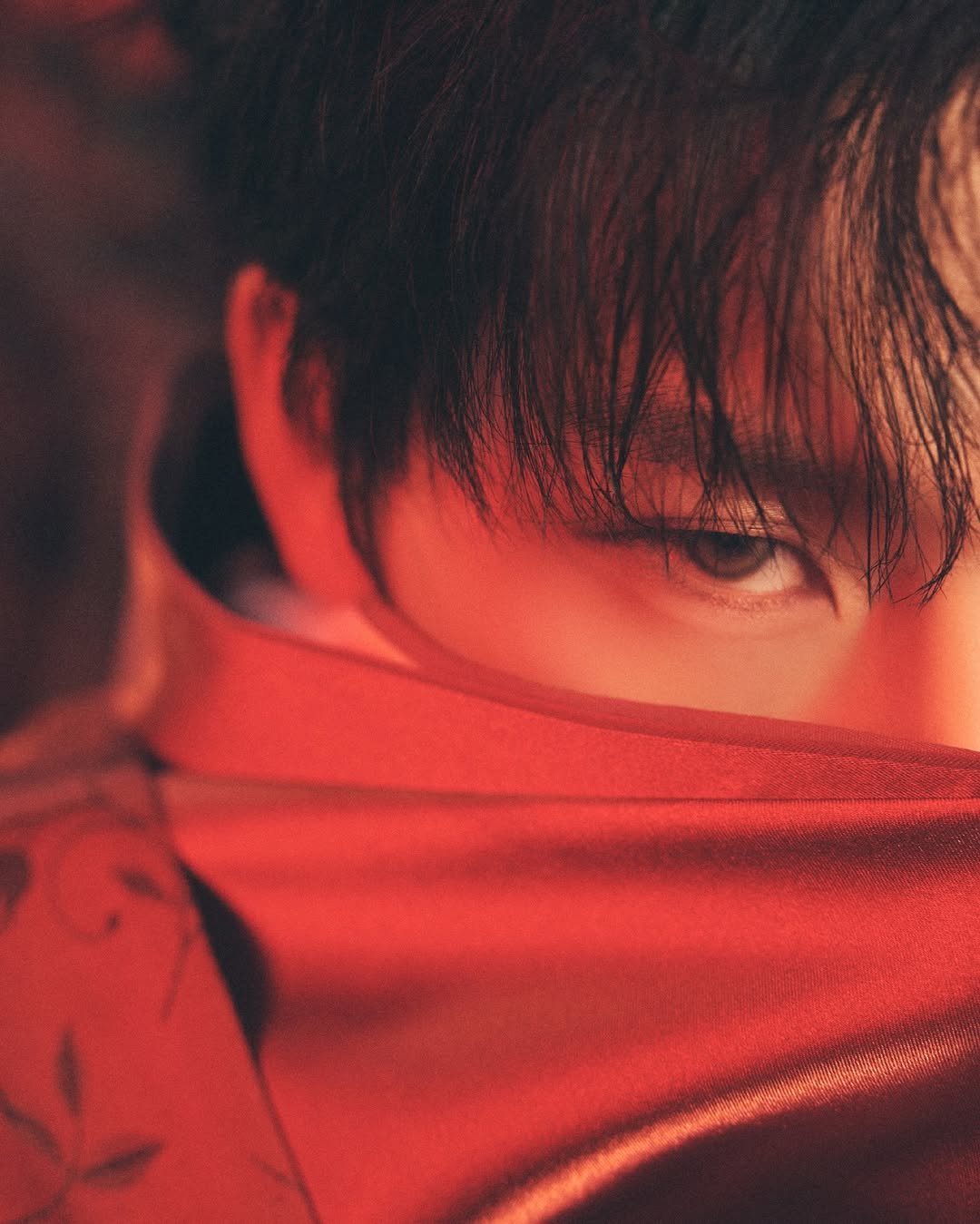 Photo by 주헌 joohoney on December 28, 2025. May be an image of bolo tie and text.