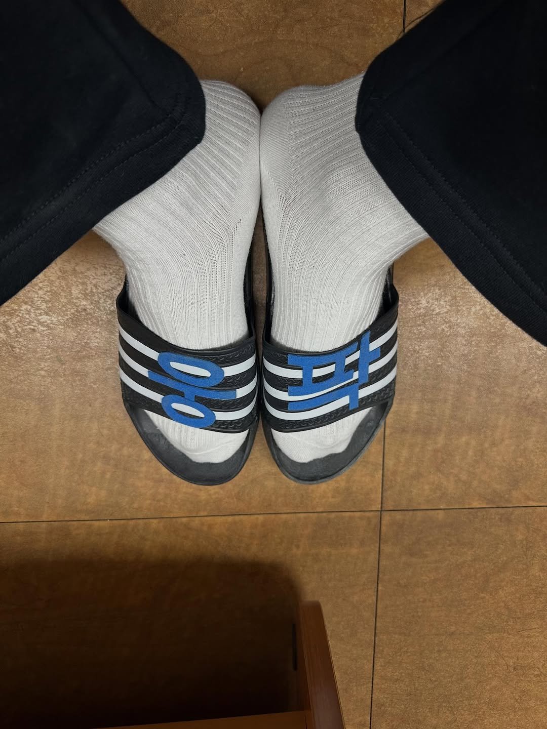 Photo by 박성웅 on December 10, 2025. May be an image of shoes.