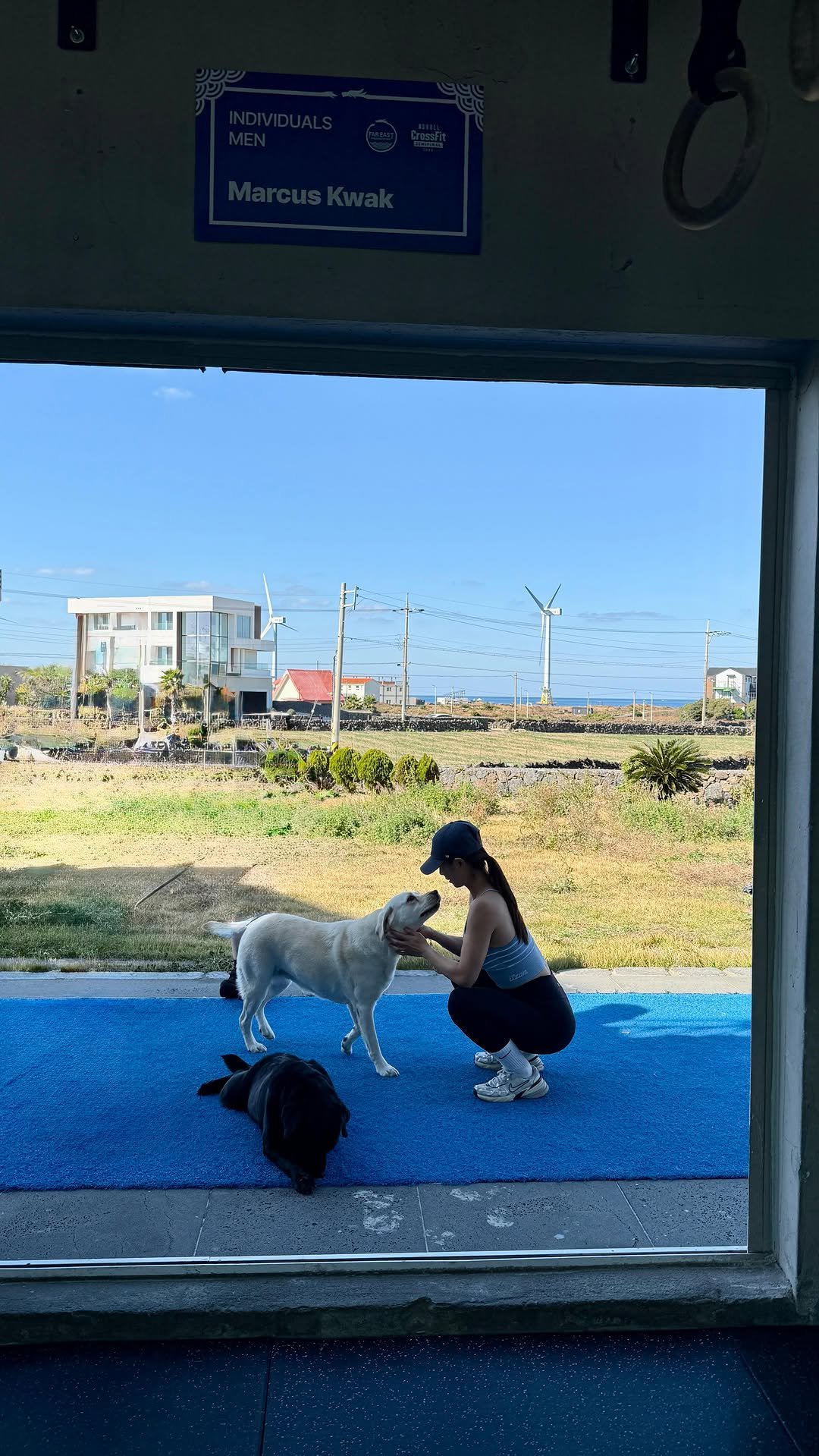 joooo_fit1015 게시물 이미지: 풍차가 보이는 해안도로 앞에서 하이록스 클래스 맛보기🏃‍♀️